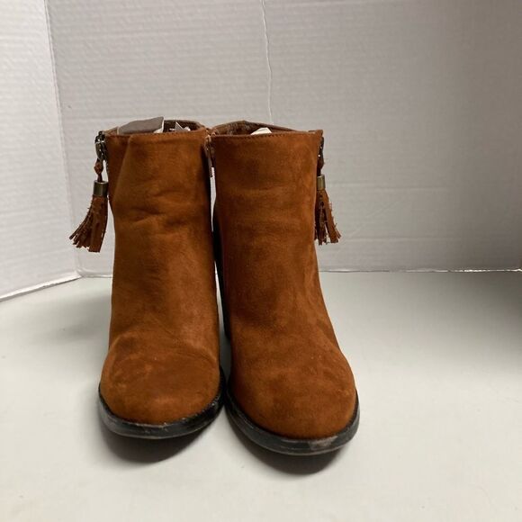 BAMBOO, fringe heeled  booties, Size 6 - Picture 4 of 13